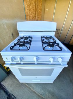 GE gas stove 4 burners white color 30”