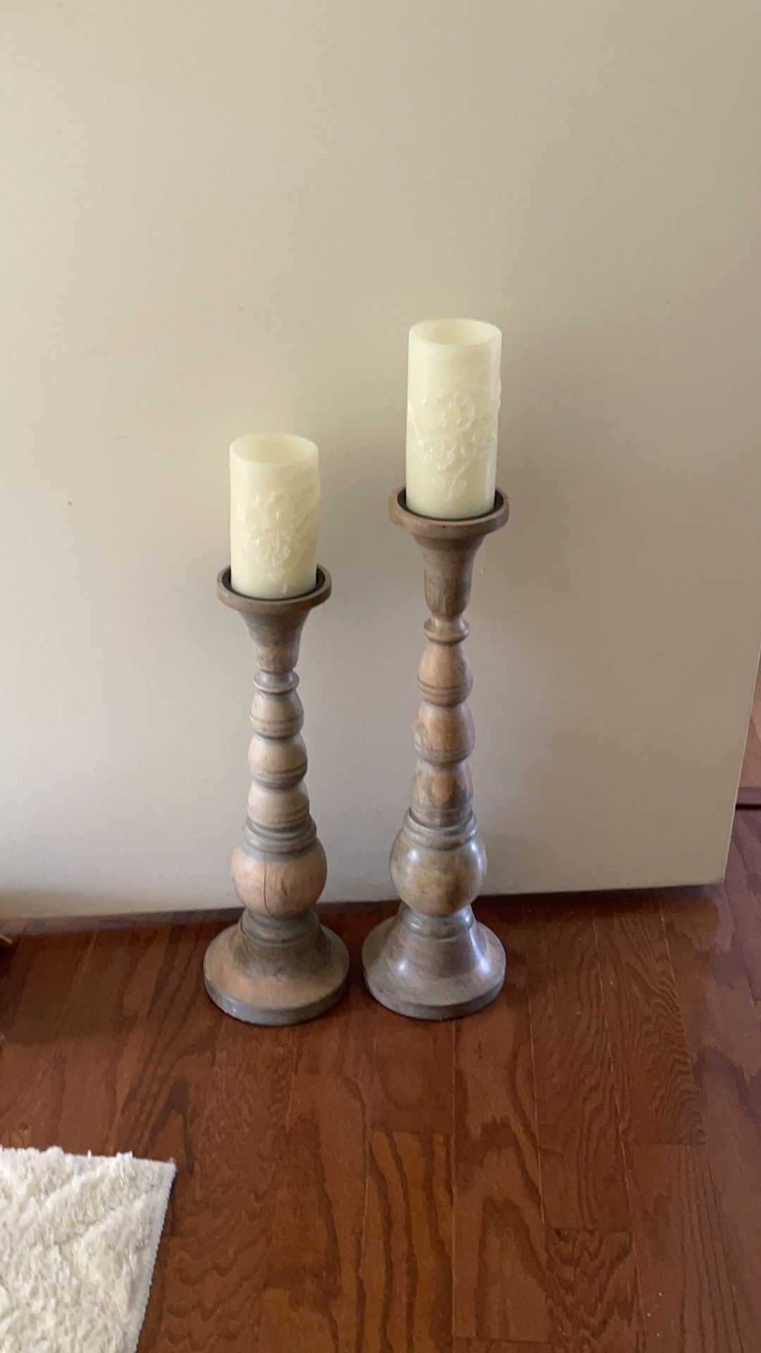 Wooden Candle Pillars With Candles 