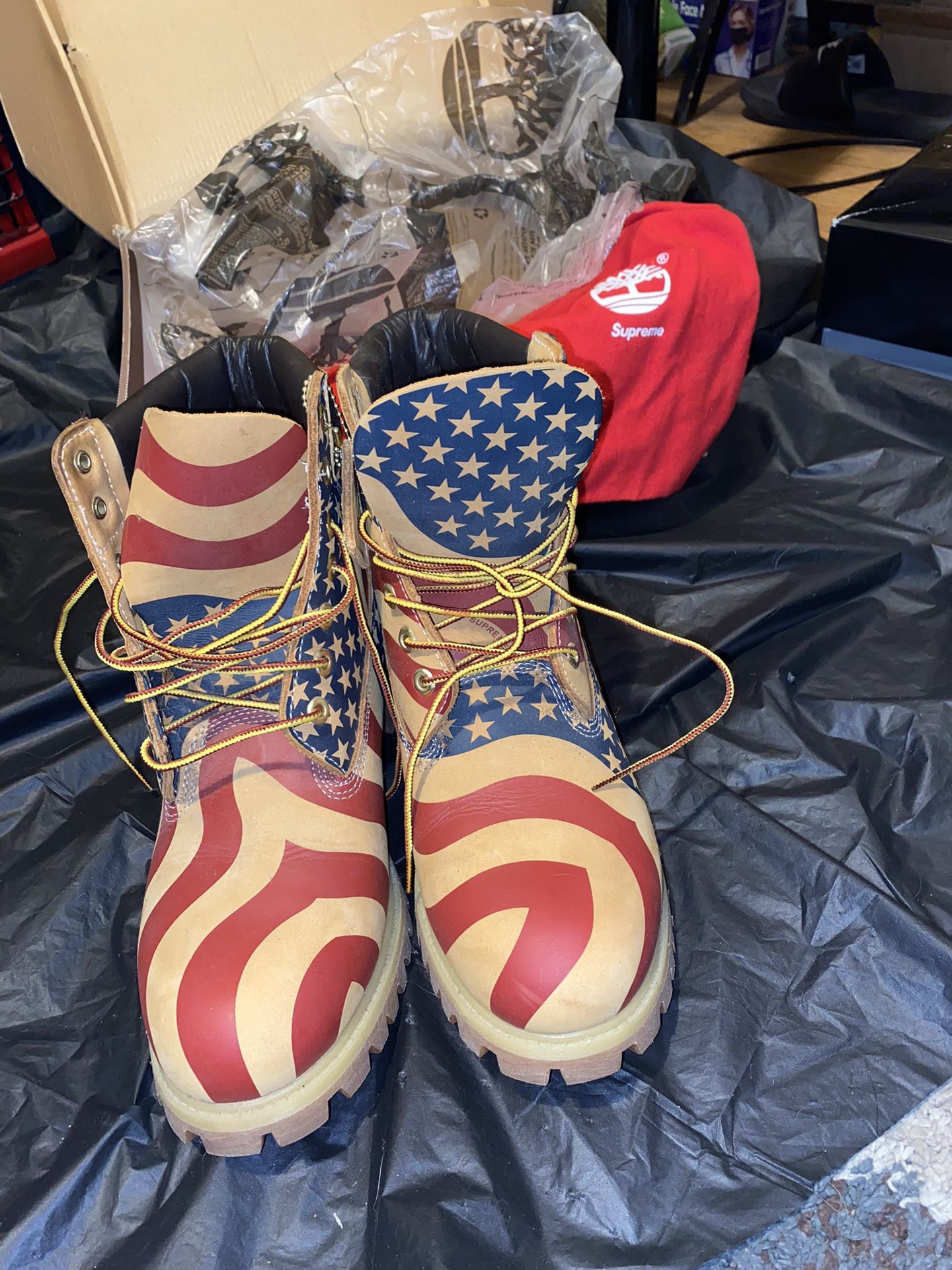 Authentic Limited Edition Timberland X Supreme Collab Boots / Size 10 Men
