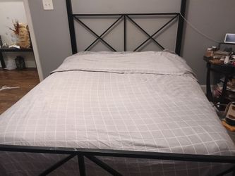 Black metal full size canopy bed