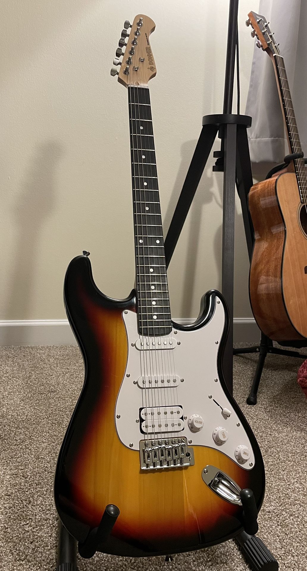 Donner Stratocaster Standard Series HSS