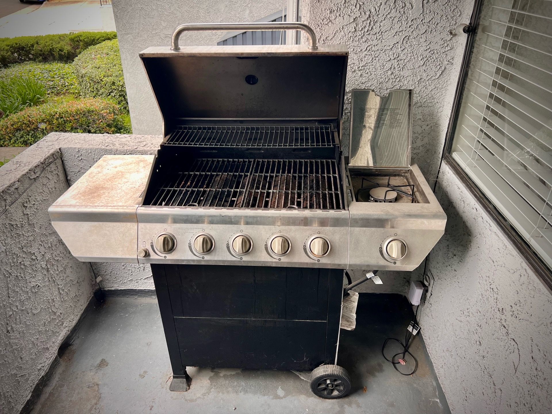 Nexgrill Gourmet Pro 6 Burner Stainless Steel Propane Gas BBQ Grill