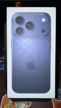 IPHONE 17 PRO (BLUE)
