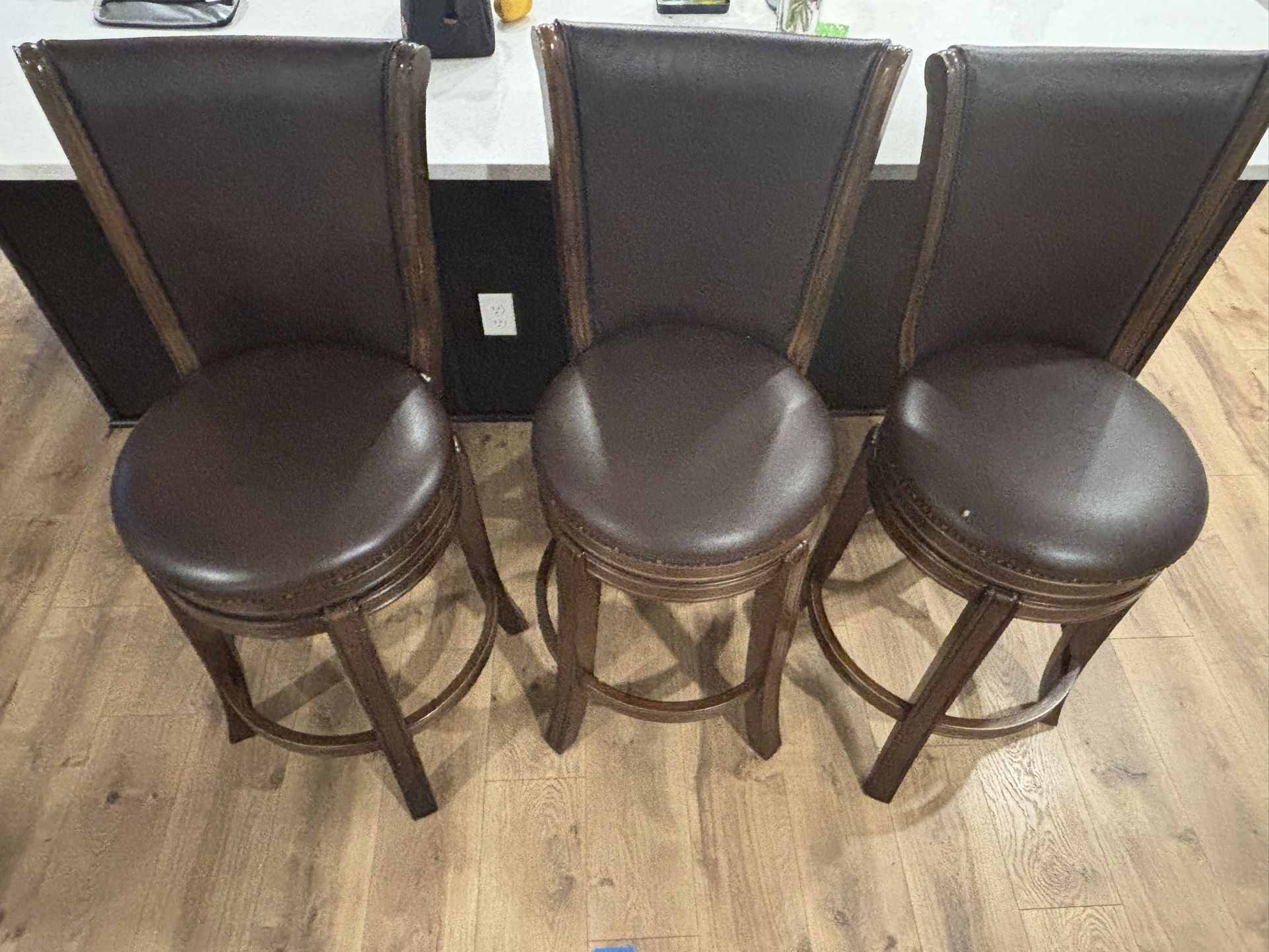 3 Bar/counter Stools