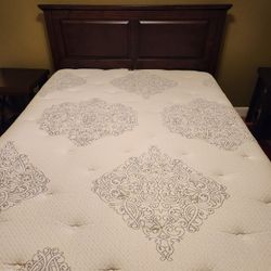 Queen mattress with Box Springs, Headboard and Base