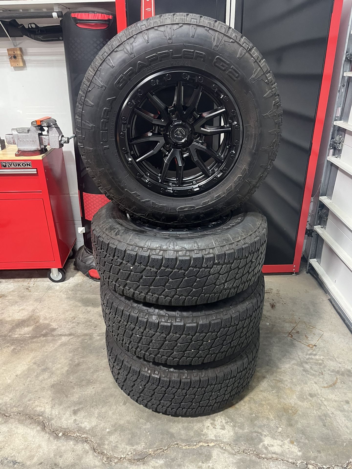 Wheels And Tires 265/70R17 $800