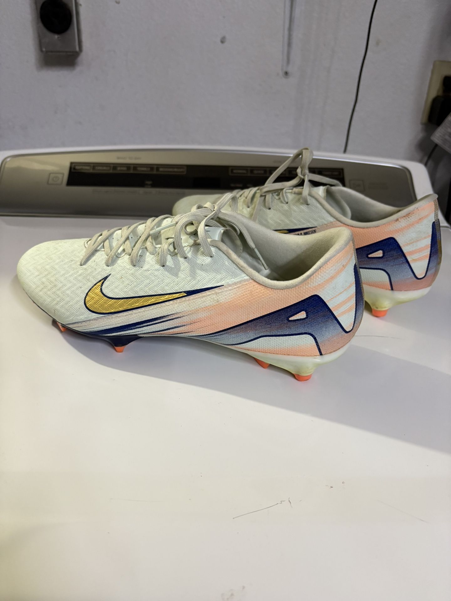 Woman’s Soccer Cleat