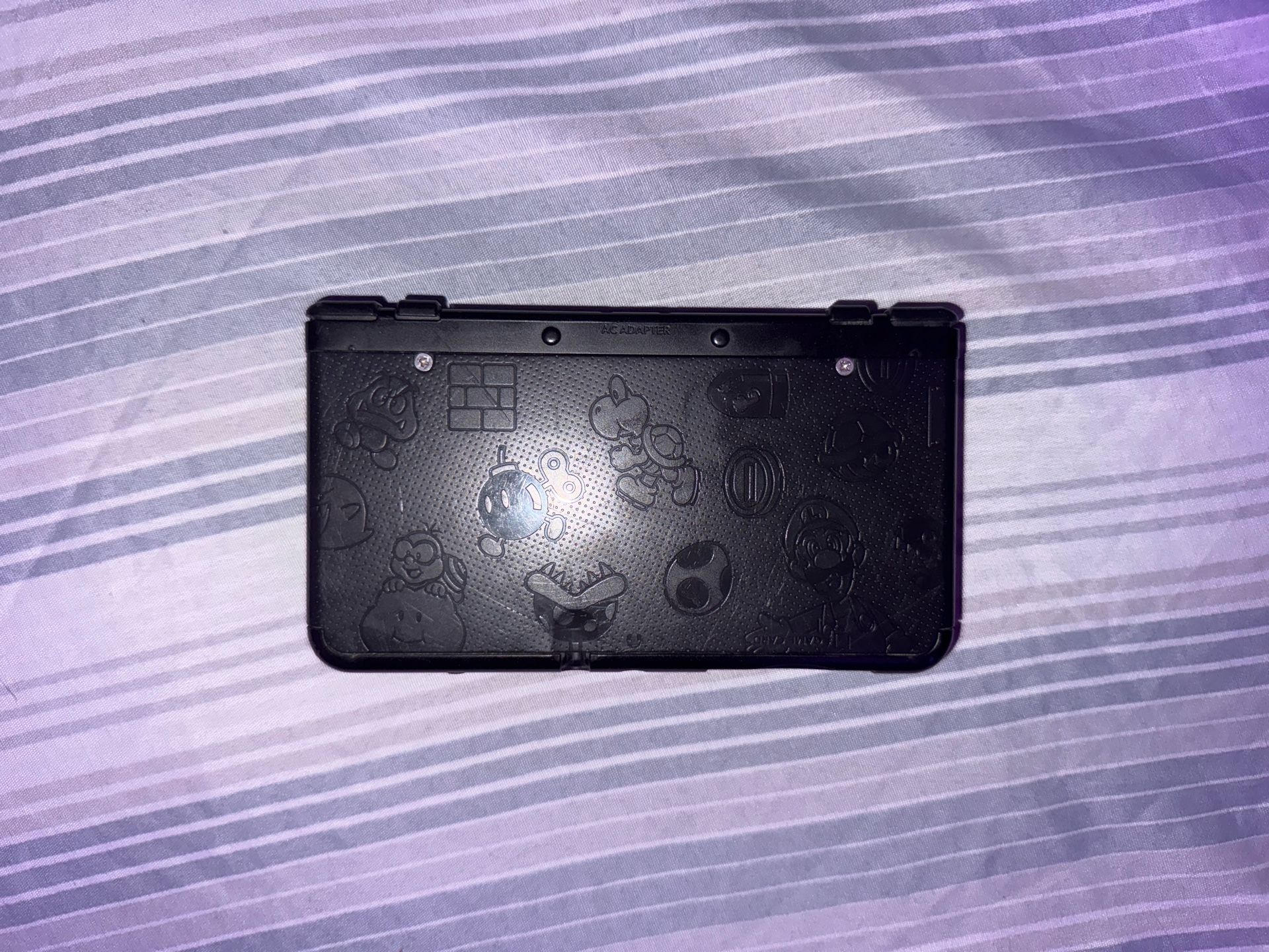 Nintendo 3Ds Super Mario Edition ( Missing Charger )