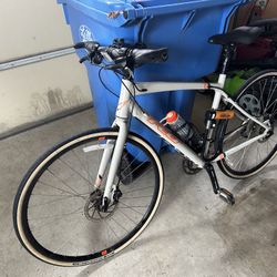 Felt Verza Speed 30 Hybrid Bike Men’s