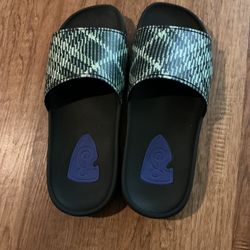 Burberry Dive Slides