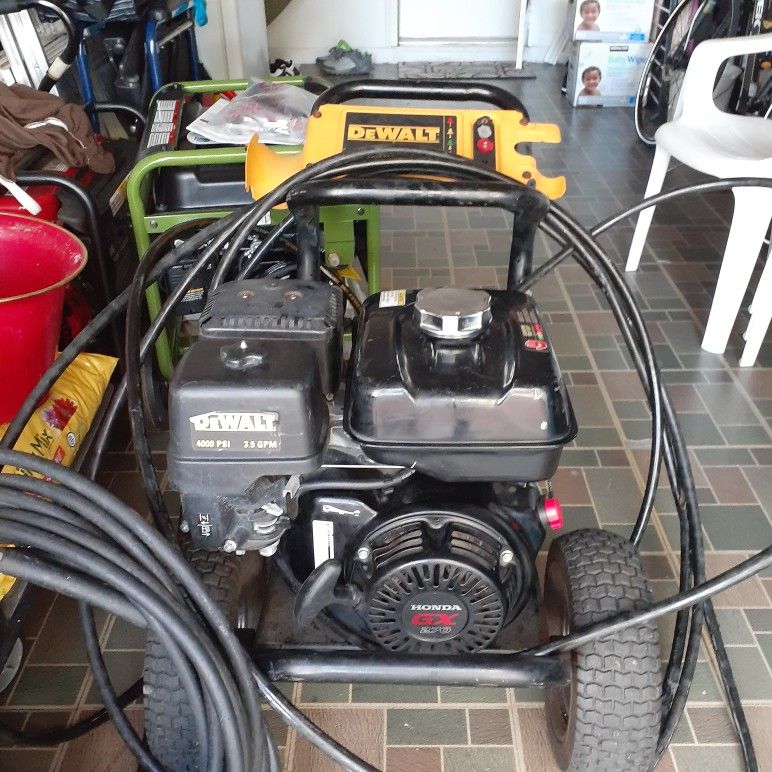 Dewalt With Honda Engine 4000 Psi New Gun 2 Hoses Tips included