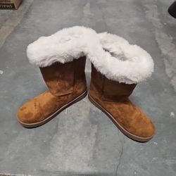 NWT SO Sophia Girls Winter Boots Size 6 Brown Chestnut Plush Lined Slip-On