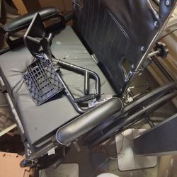 Reclining wheelchair