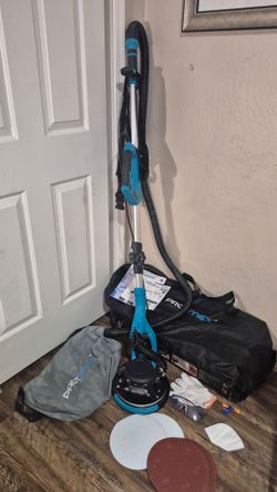 Drywall sander with vacuum