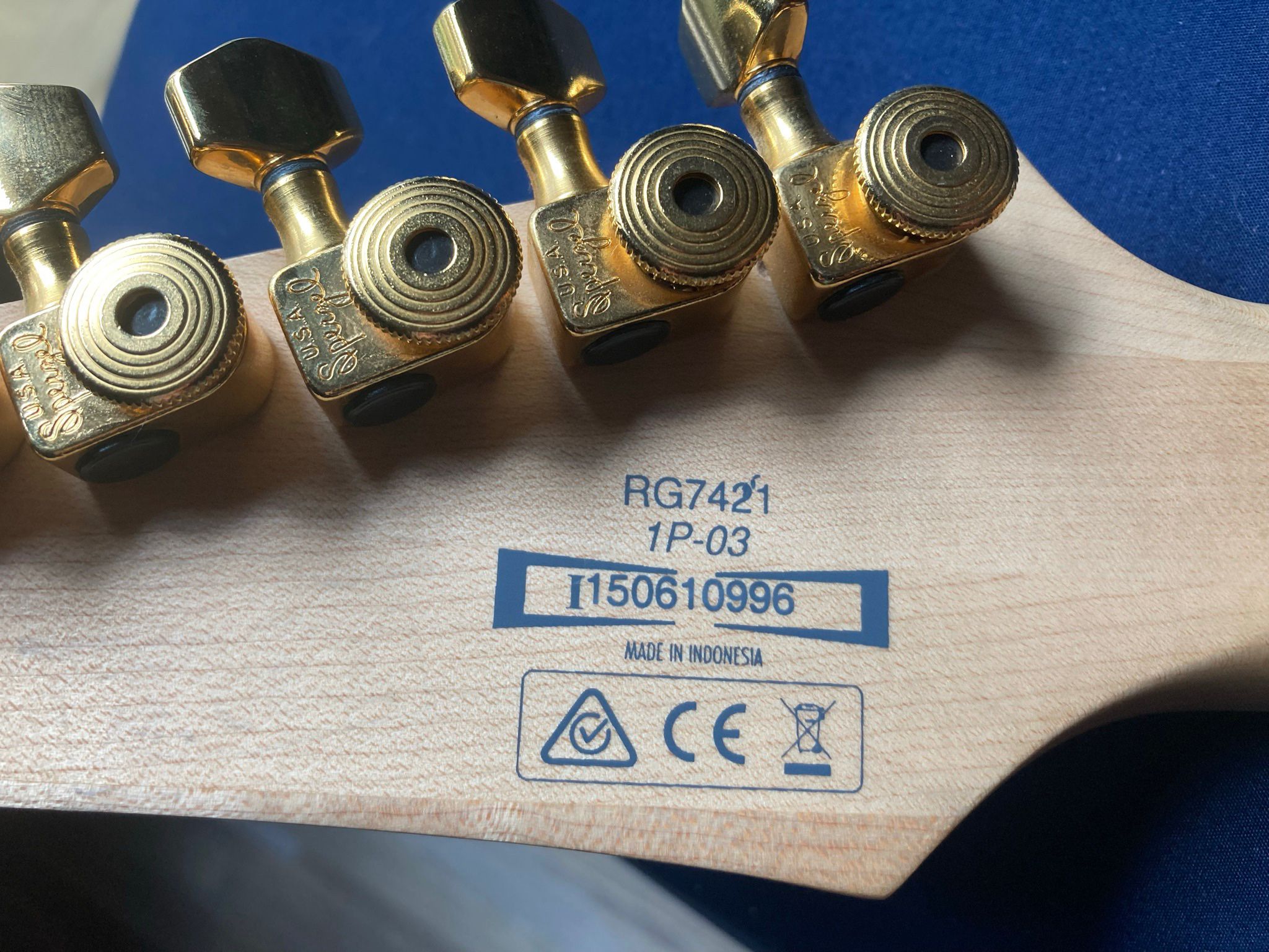 Ibanez RG7421 w/Seymour Duncan Pickups, Locking Tuners, and Hard Case