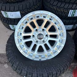Rines 17 Silver y Llantas 265/70/17 Kumho 
