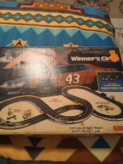AFX WINNERS CIRCLE RACE SET