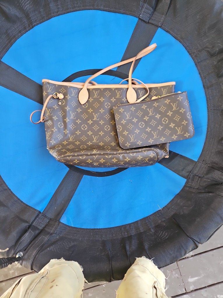 Louis Vuitton Handbag With Clutch