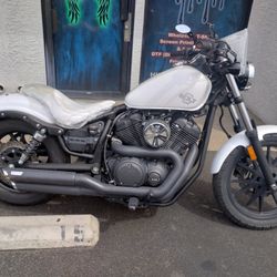 🚨 EN VENTA – YAMAHA BOLT XVS 🚨  📍 Ubicación: Las Vegas, NV 📅 Año: 2014 ⏱️ Kilometraje: 10,515 millas 🎨 Color: Blanca 💲 Precio: $5,800 (n