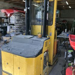 Electric Forklift For Warehouse