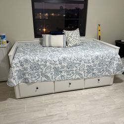 Brand New IKEA Hemnes Day Bed & Mattress 
