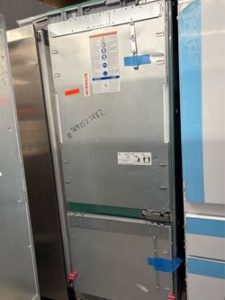 Thermador 30” built in bottom freezer panel ready Refrigerator New