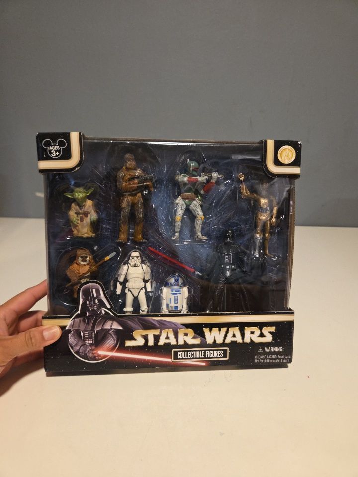 Star Wars Collectible Figurine Set -Theme Park Exclusive Star Wars