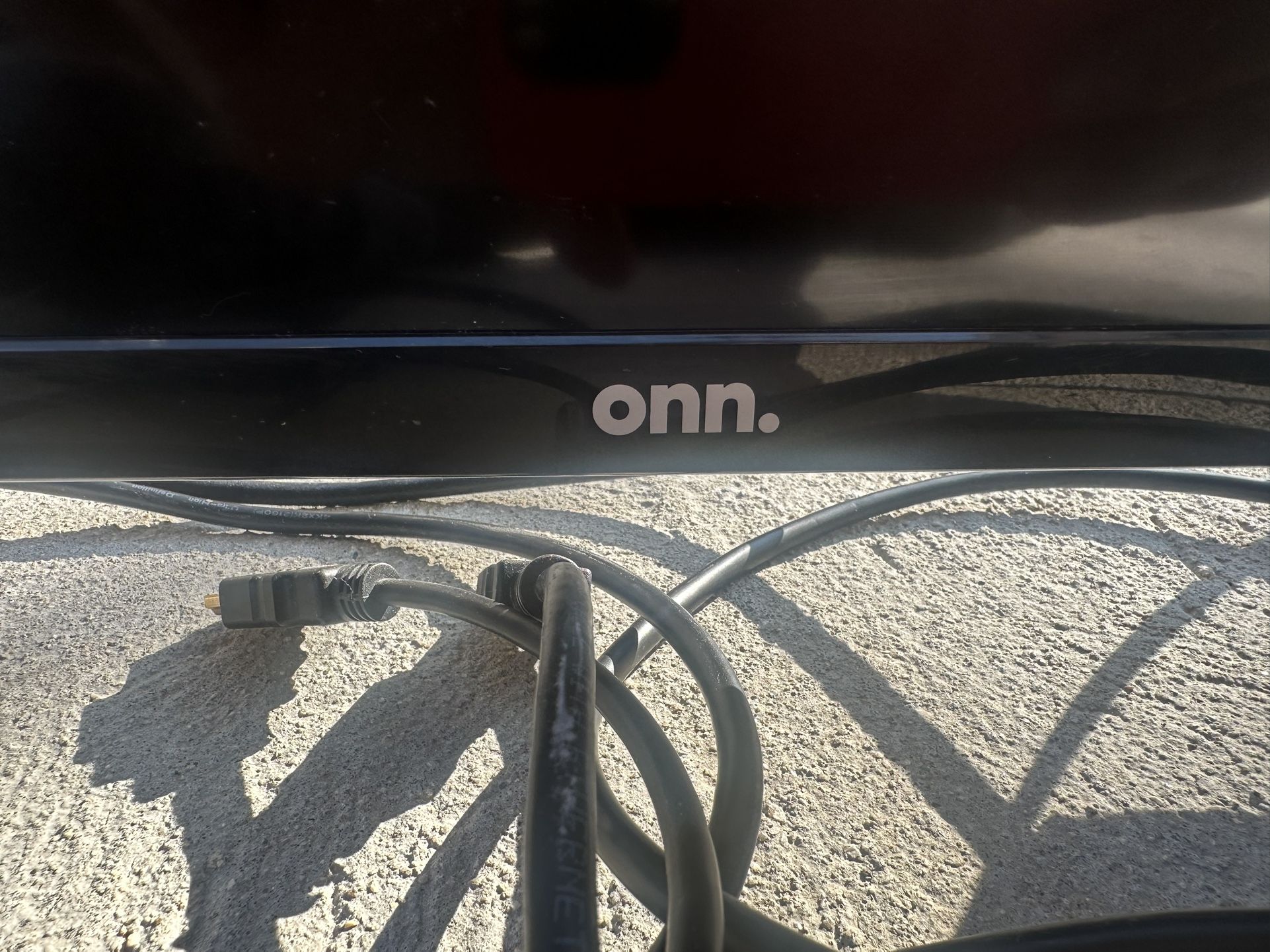 onn Roku tv 32” Model 100012589