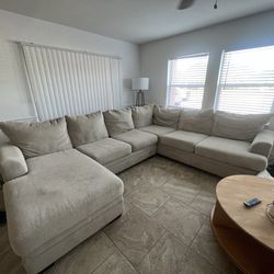 Sectional Couch With Chase & Pull Out Gel Bed 
