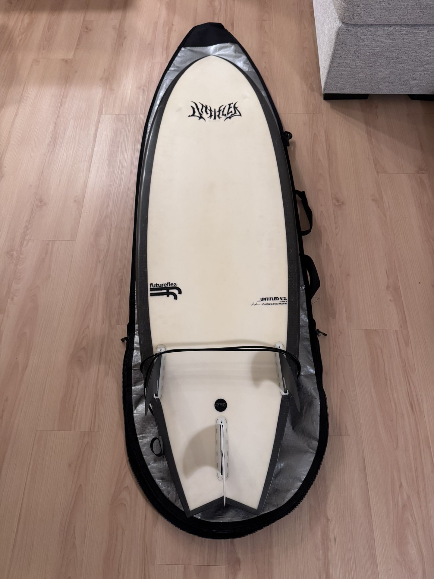 Untitled V2 Surfboard - 5’10”