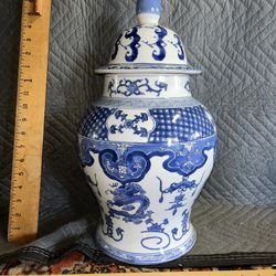 Large Chinese Porcelain Blue & White Jar
