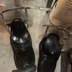 2 Harley Seats & 2 Wind Guard Shields