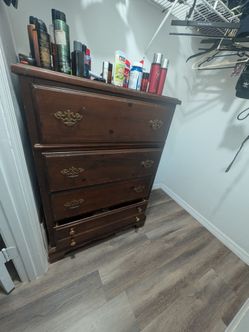 Dresser