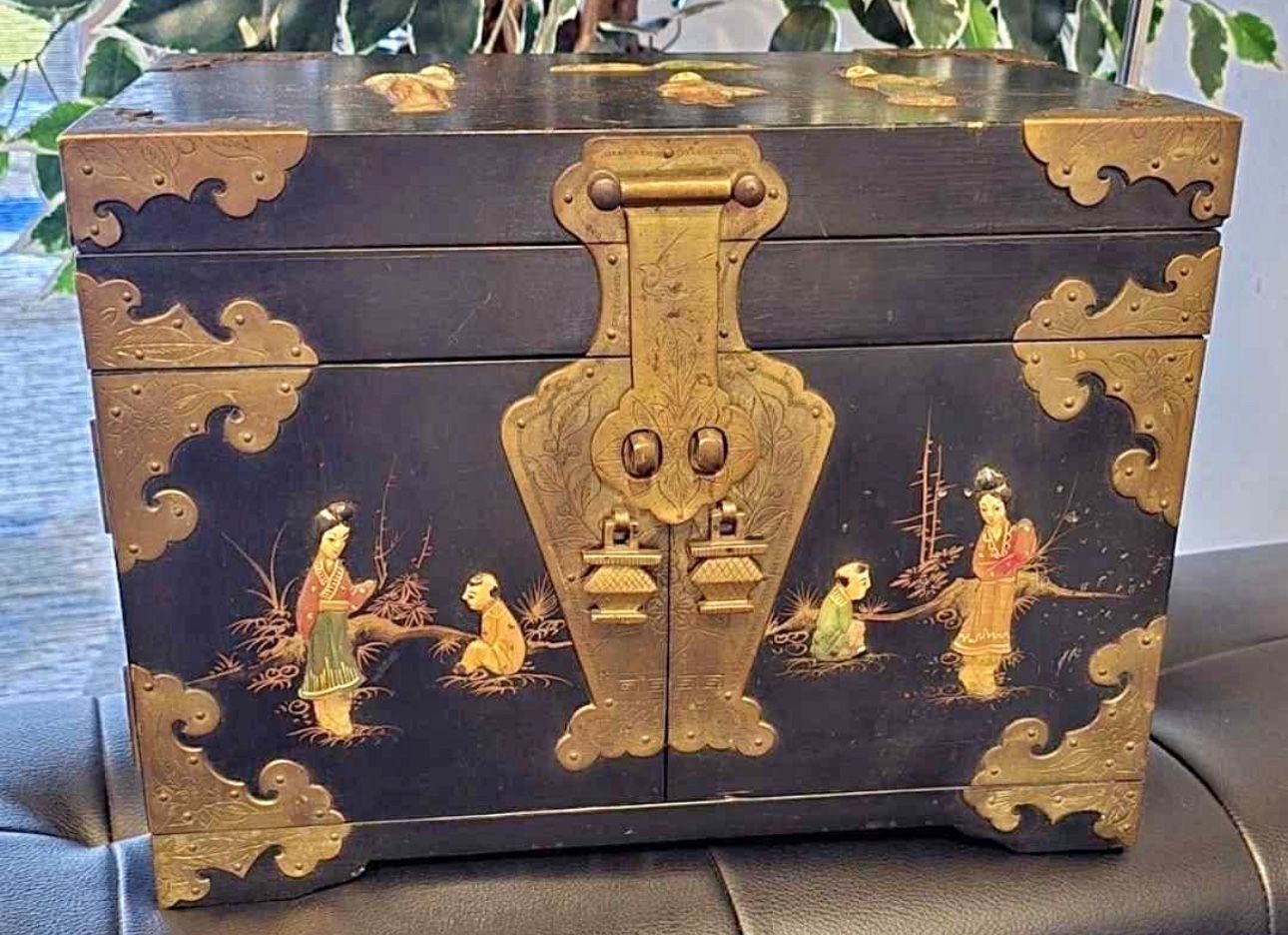 Vintage Asian Jewelry Box Mother of Pearl Geishas Black Lacquer Wood & Brass