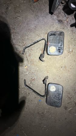 Pair of ford ranger mirrors