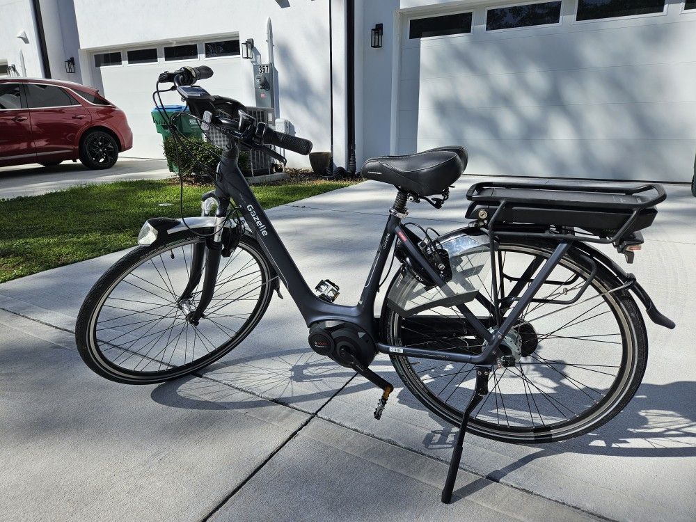 Gazelle Arroyo C8, Charcoal Size Medium