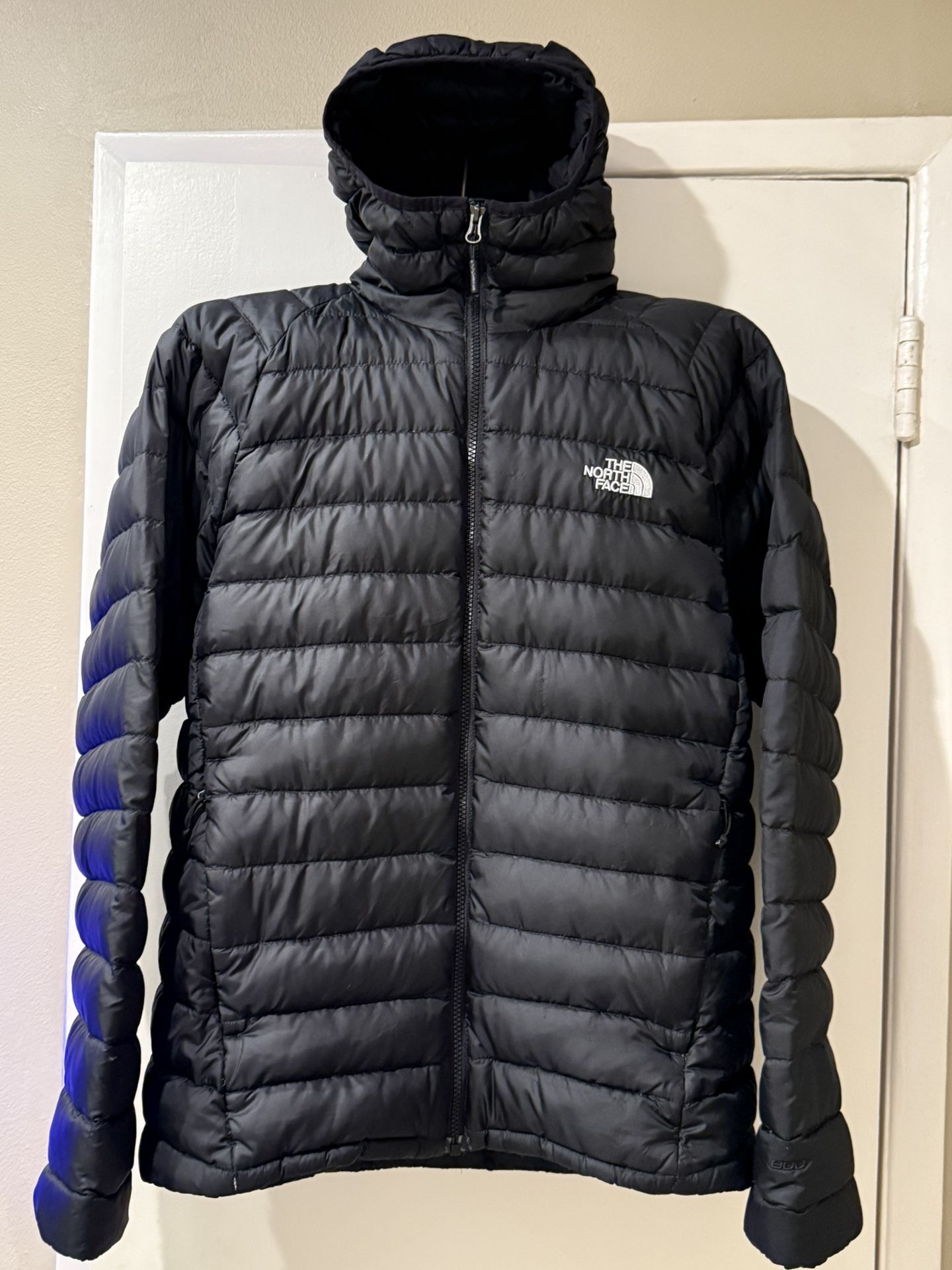Price 57% ⬇️ Retail: The North Face Down Hoodie Puffer - Black / Anthracite - Men’s Large - Authentic, Warm, Comfy