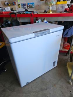 7.0 cubic foot convertible chest / refrigerator