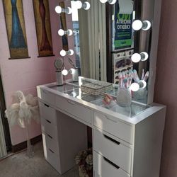 🎁💐Beautiful vanity new. #  gifts for mom 