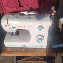 Singer Portable Sewing Machine 