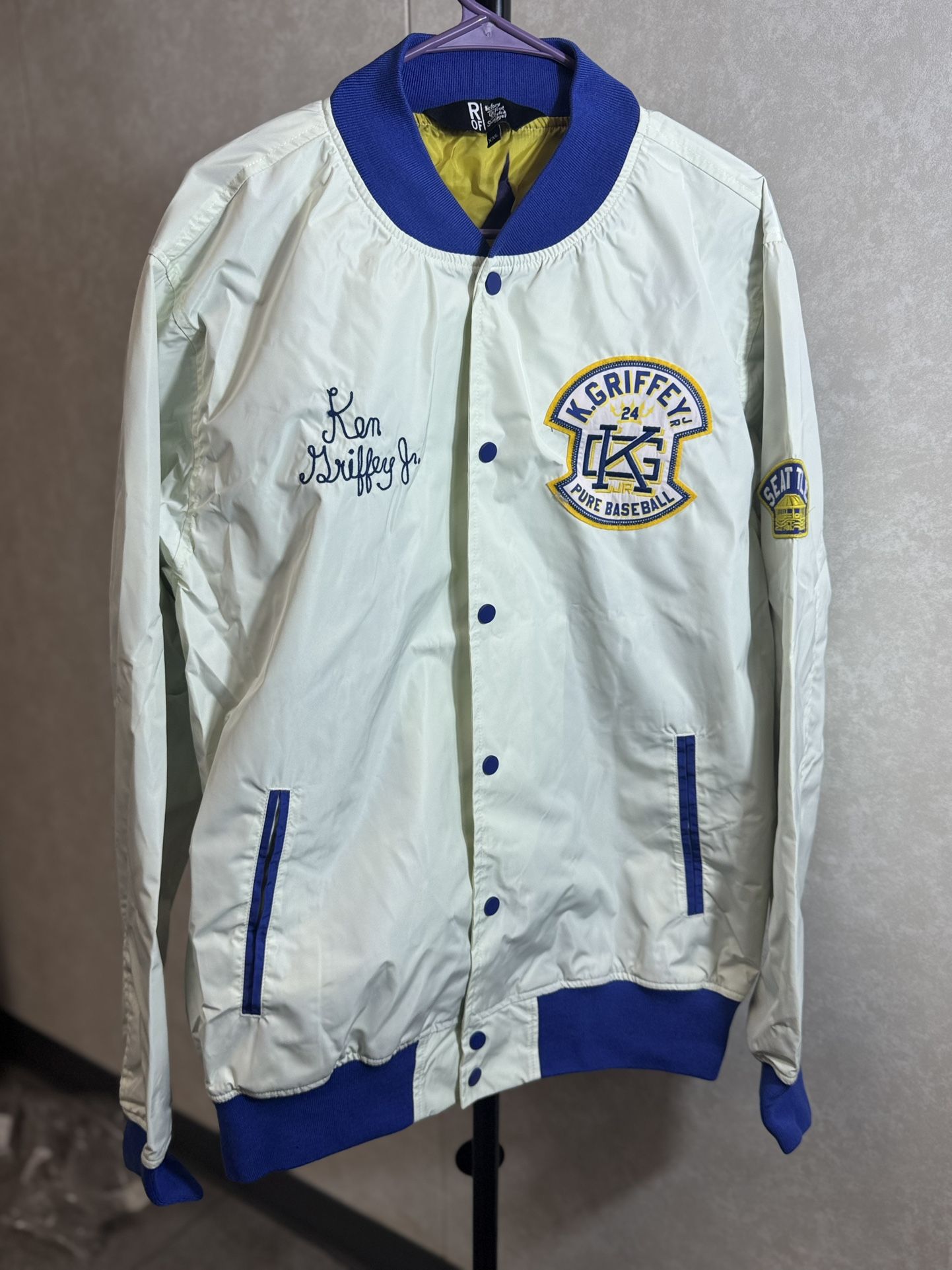 Roots of Fight Ken "Kid" Griffey Jr White Button-up Stadium Jacket (XXL)
