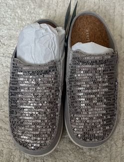 REVITALIGN Siesta women's flip-flops with sequins, silver, size 7.5