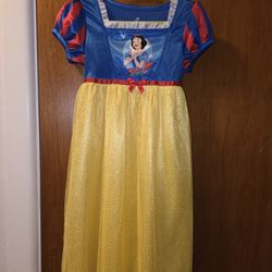 NWOT 4T Snow White Nightgown 
