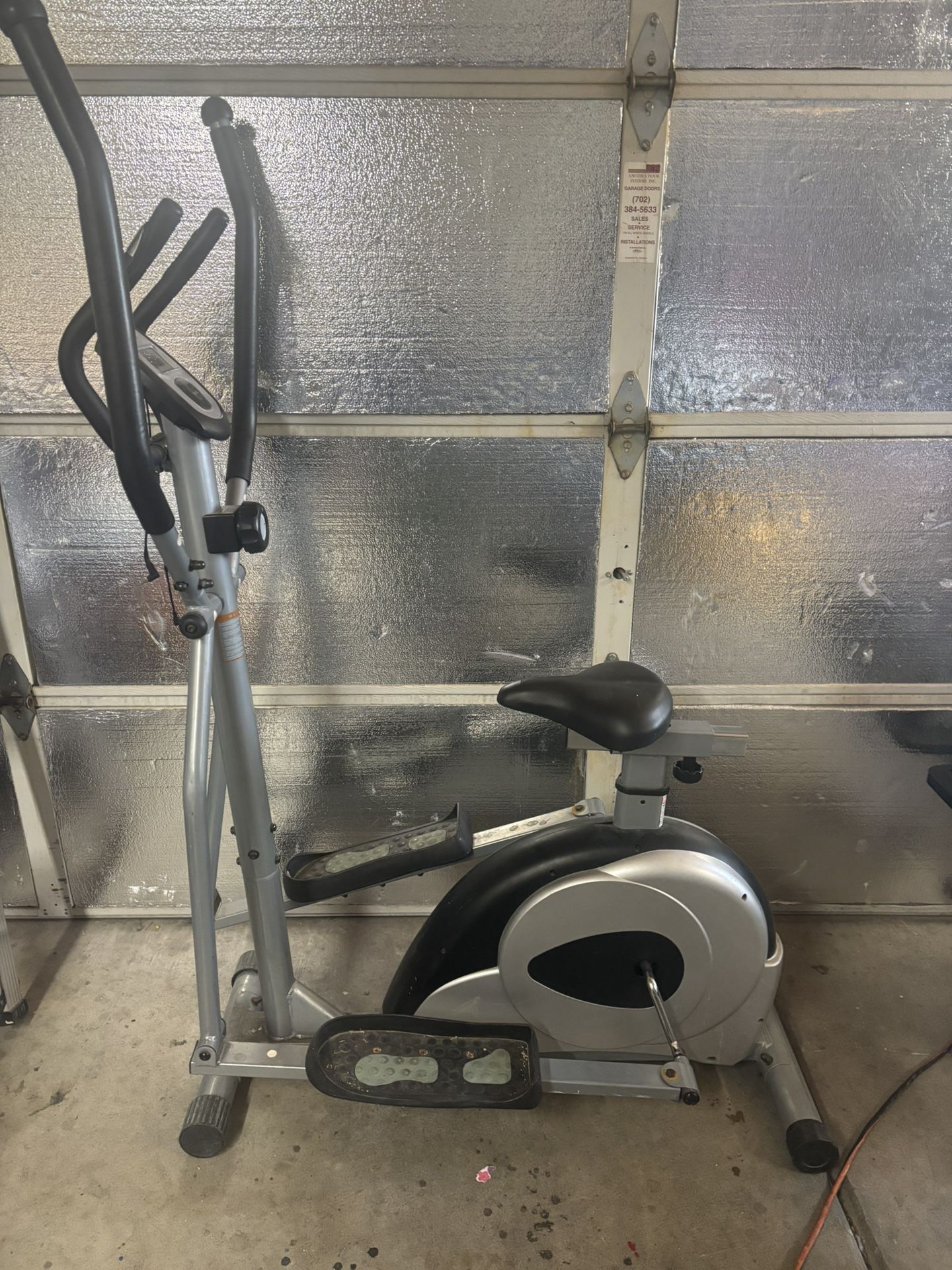 elliptical exercise machine with seat