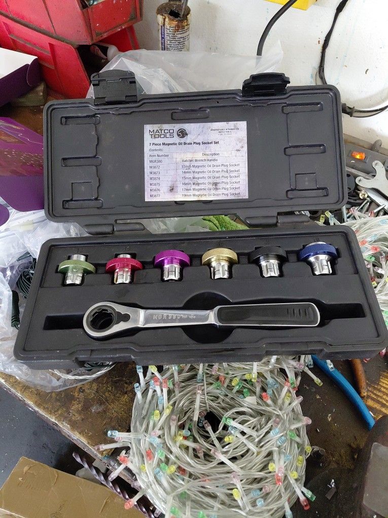 Matco 7 Piece Oil Drain Plug Socket  Set$40