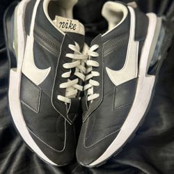 Nikes Size 9 Men’s 