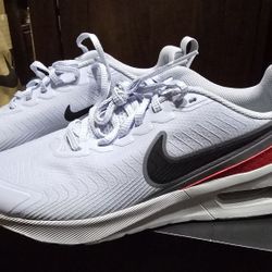 Nike Air Max Nuaxis, Size 10 Men