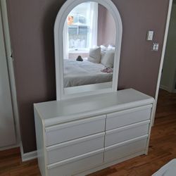 Dresser Unit With Mirror And Side Table