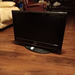 Insignia LCD  Color TV & DVD Television 