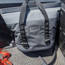 Yeti M30 Hopper Soft Collee Grey Mint